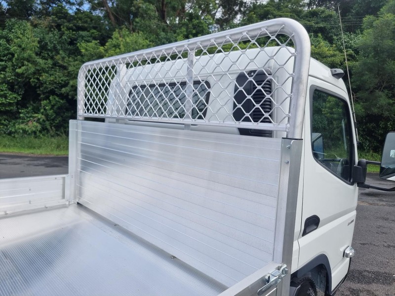 2025 Fuso Canter 615 Available on a Car or Truck Licence 