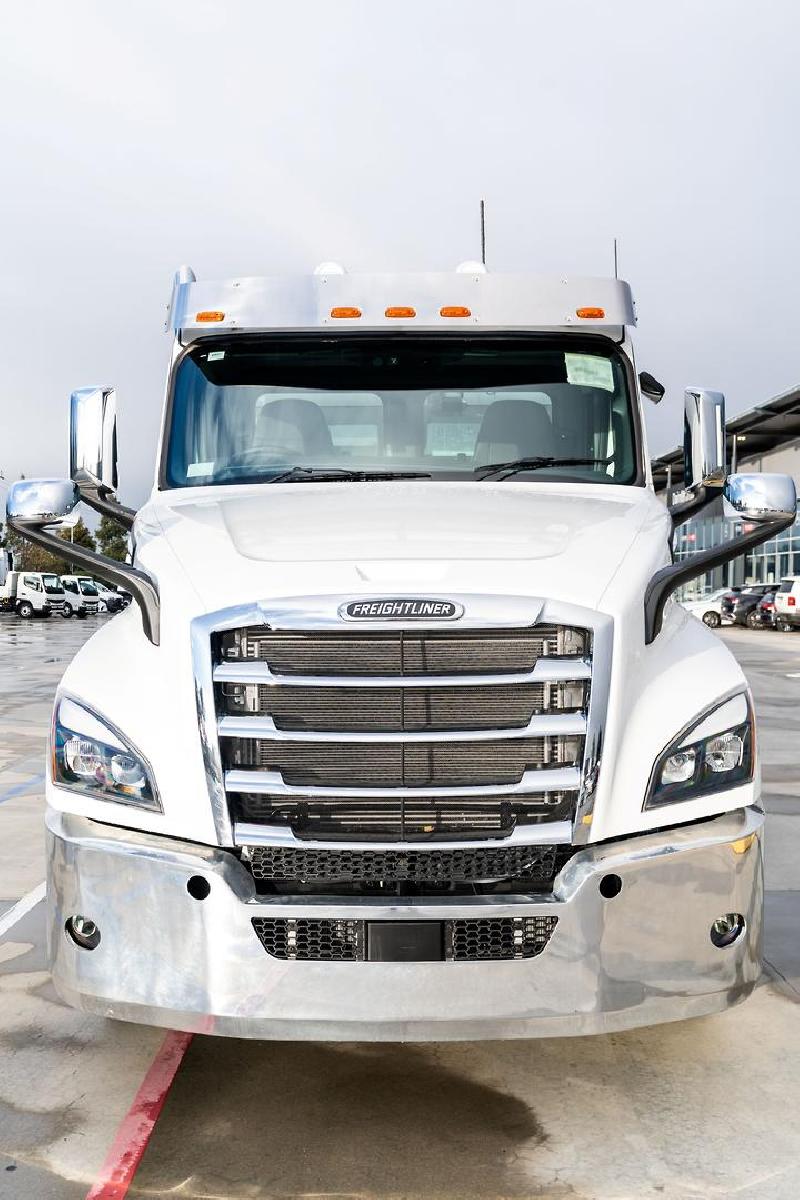 2024 Freightliner Cascadia 
