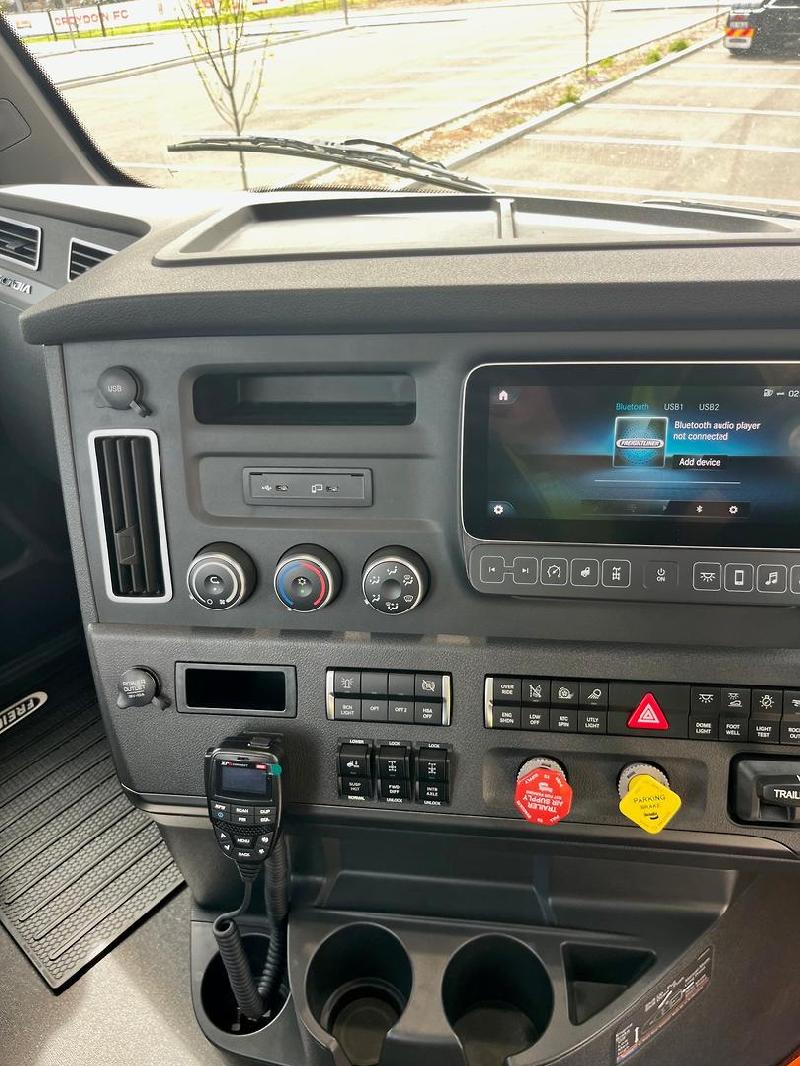 2024 Freightliner Cascadia 126