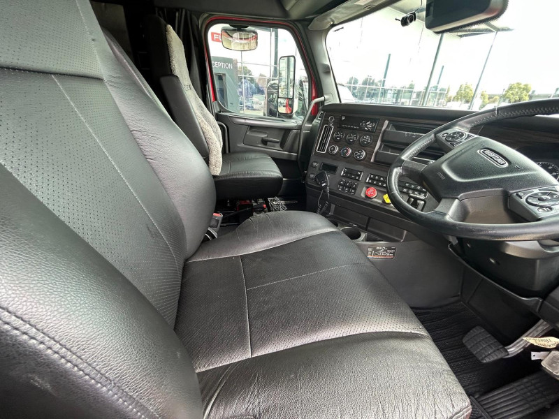 2021 Freightliner Cascadia 126 36 XT bunk 