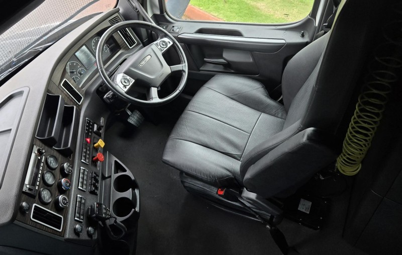 2021 Freightliner Cascadia 126 