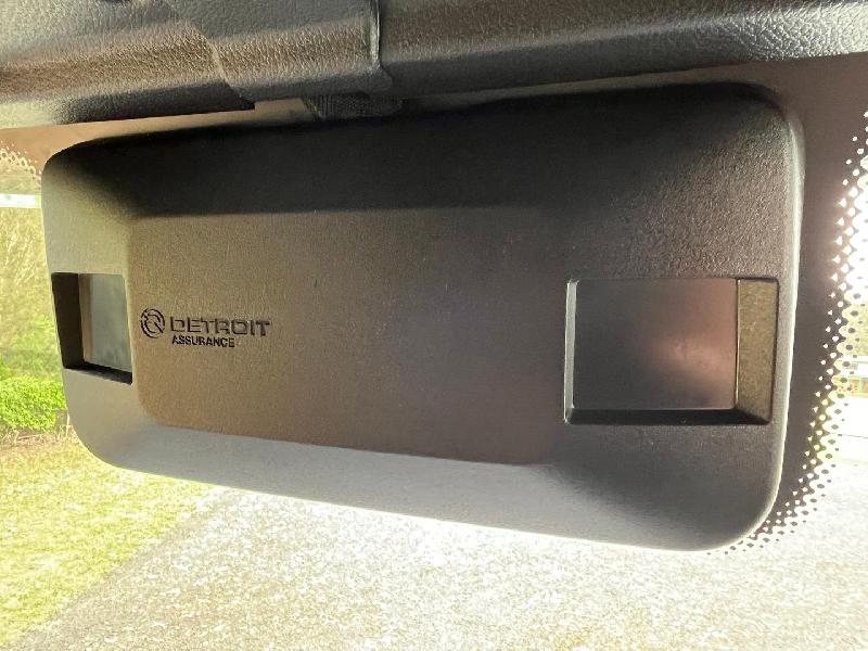 2025 Freightliner Cascadia 126 