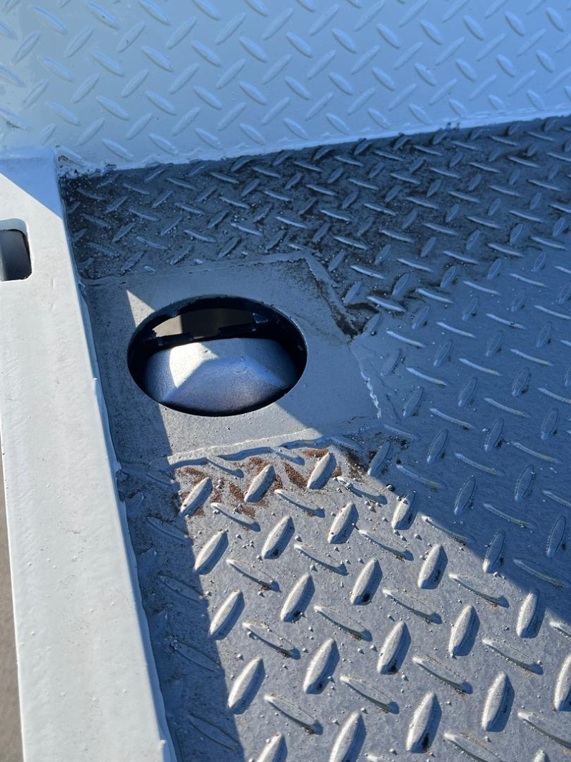 2026 Fuso Fighter 1124 FLAT STEEL TRAY WITH CONTAINER PINS 