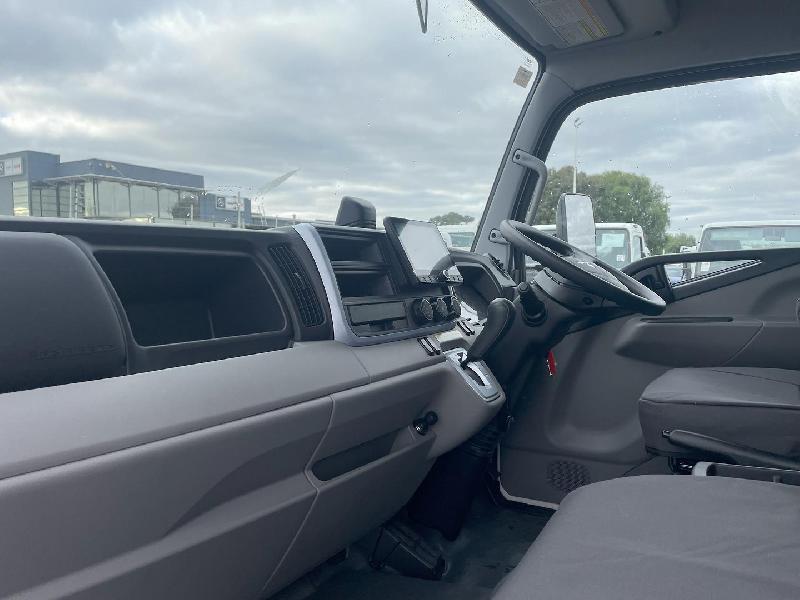 2025 Fuso Canter 815 