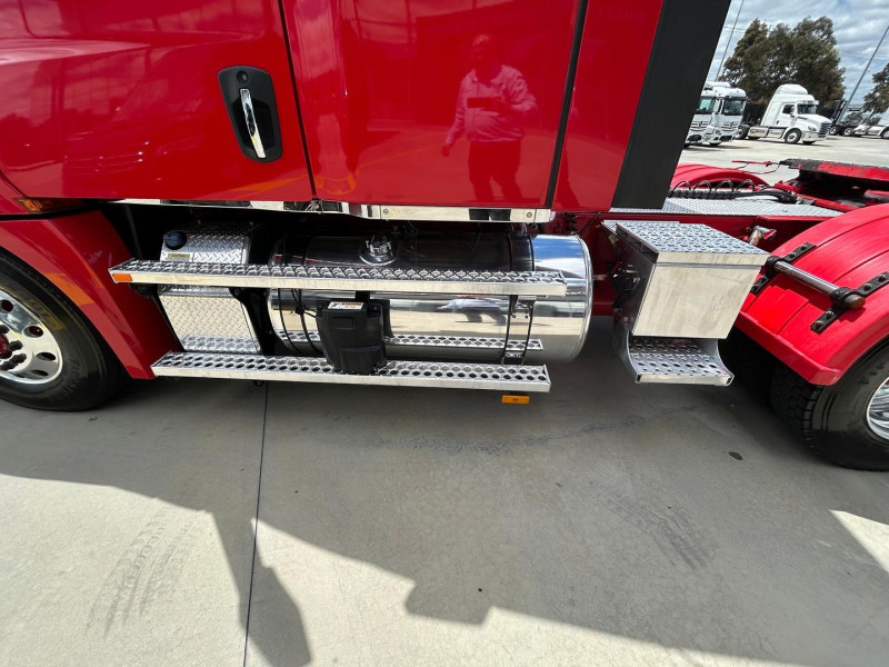 2021 Freightliner Cascadia 126 36 XT bunk 