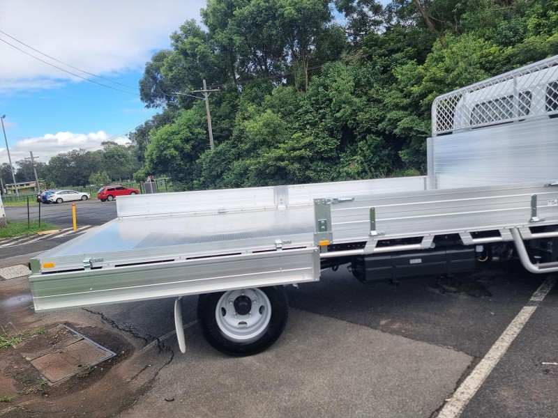 2025 Fuso Canter 615 Available on a Car or Truck Licence 