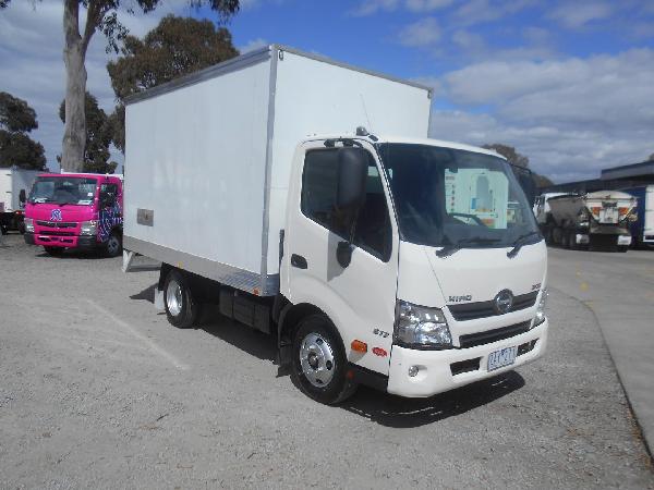 2012 Hino 300 617