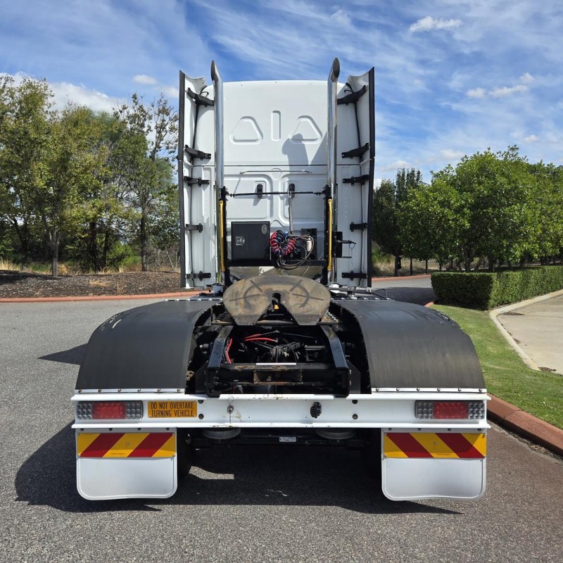 2022 Freightliner Cascadia 