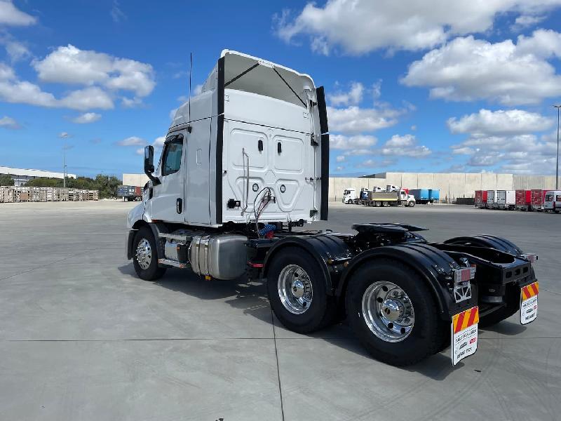 2024 Freightliner Cascadia 116 