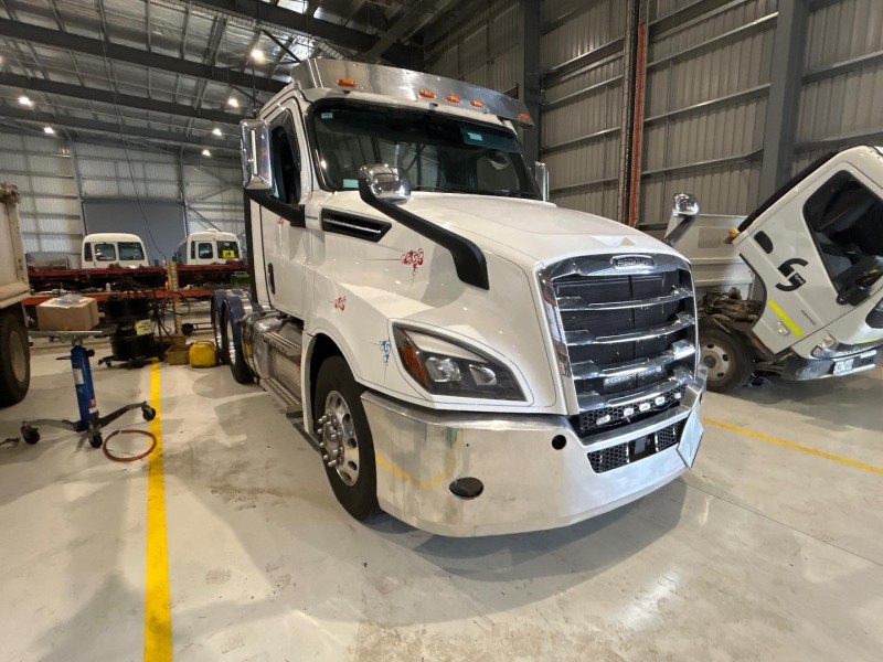 2022 Freightliner Cascadia 126 Day Cab 