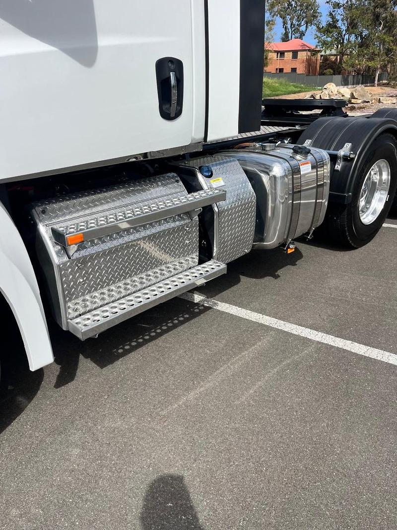 2024 Freightliner Cascadia 126