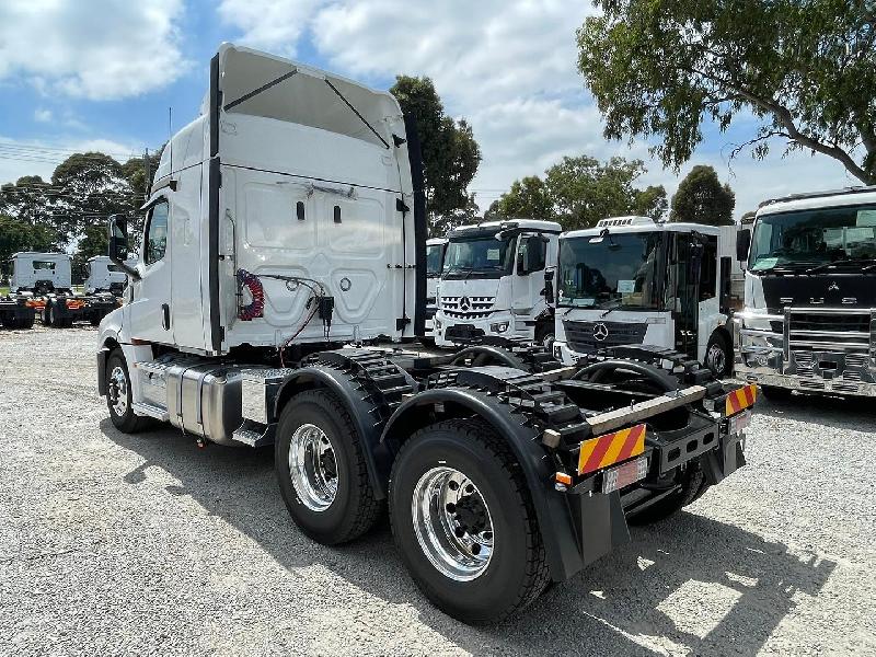 2024 Freightliner Cascadia 126 