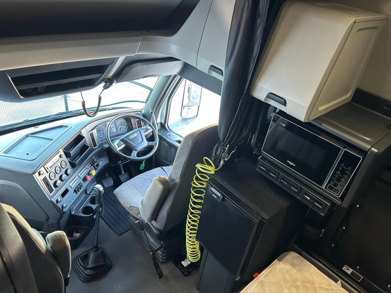 2022 Freightliner Cascadia 126 Available now 