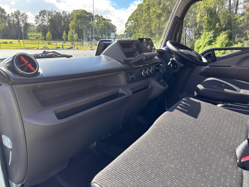 2024 Fuso eCanter e615 Car or Light Truck Licence rating available 