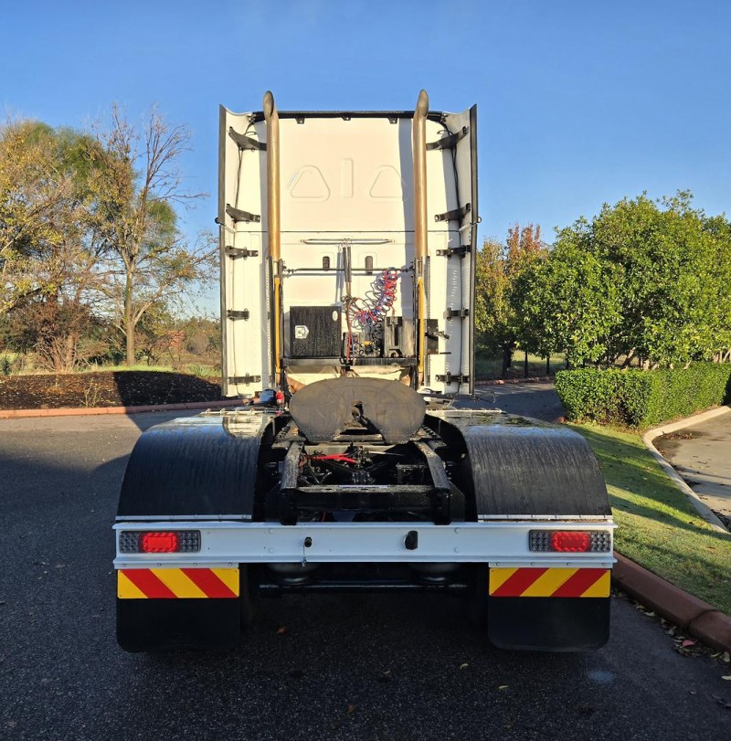 2022 Freightliner Cascadia 126 