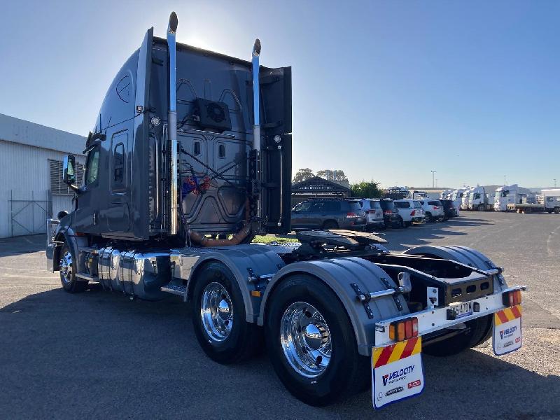 2019 Freightliner Cascadia 126 Cascadia 126 