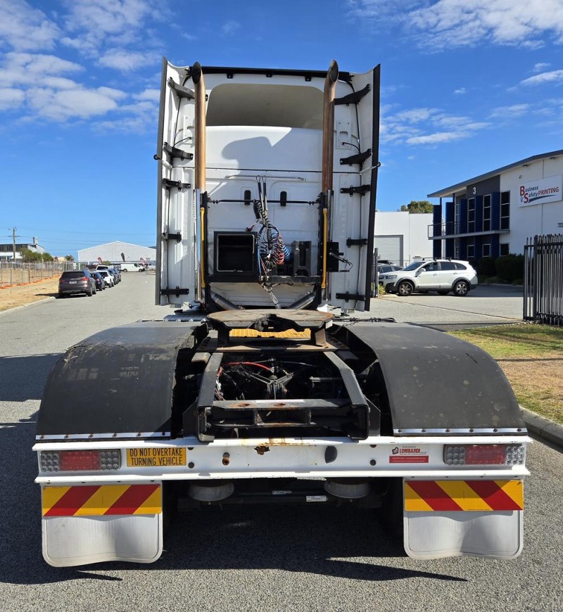 2020 Freightliner Cascadia INTEGRATED SINGLE SLEEPER 