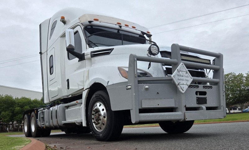 2021 Freightliner Cascadia 126 PRIME MOVER 