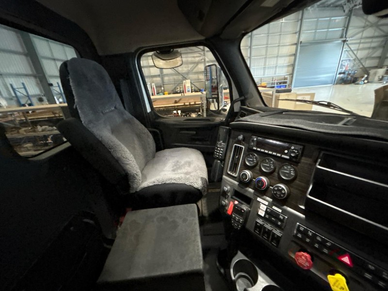 2022 Freightliner Cascadia 116 Day Cab 