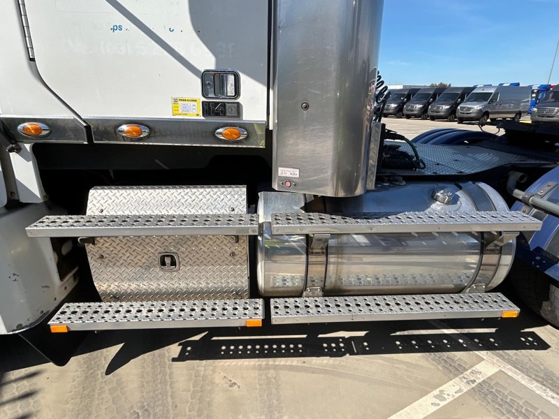 2019 Freightliner Coronado 114 