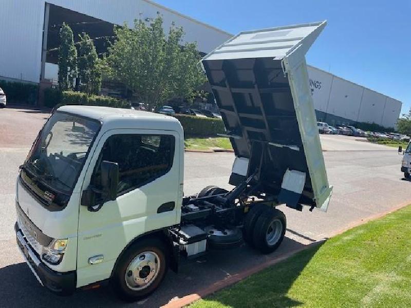 2025 Fuso CANTER 615 