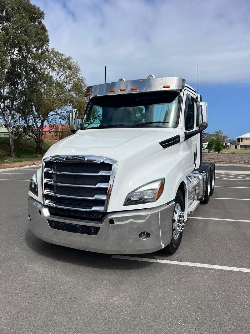 2024 Freightliner Cascadia 126
