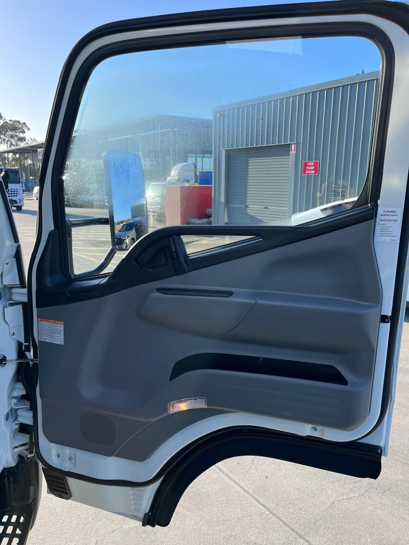 2026 Fuso Canter 815 6 PALLET CURTAINSIDE BODY 