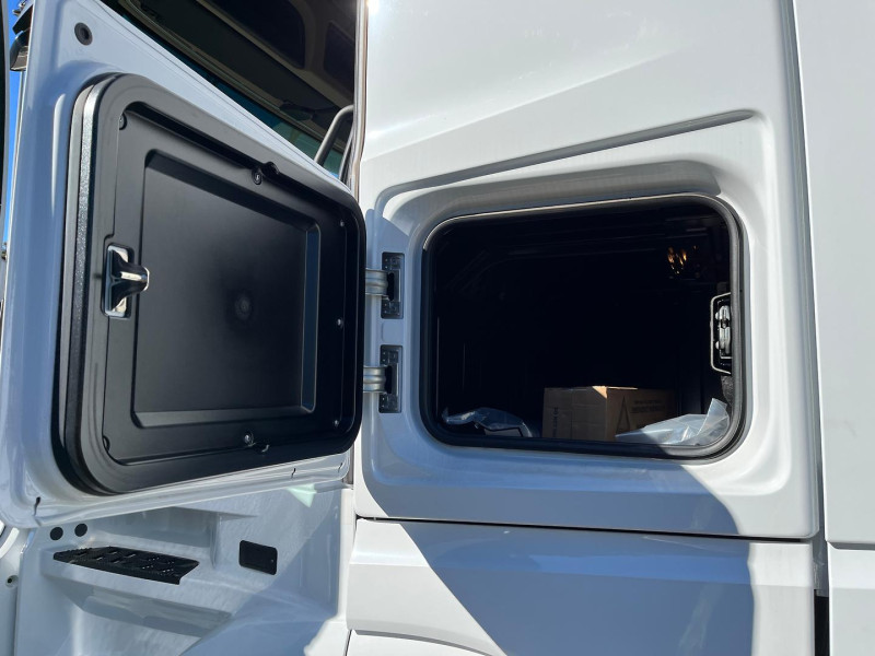 2025 Mercedes-Benz Actros 2663 BIG GIGASPACE with Microwave included image 22