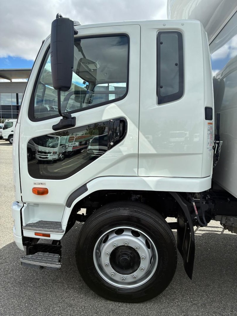 2024 Fuso Fighter 2427 14 Pallet Tautliner 