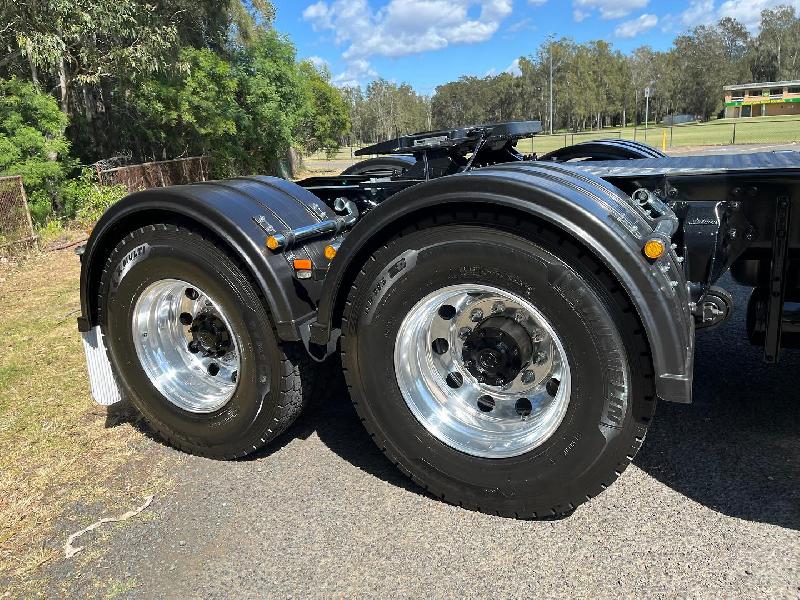 2023 Freightliner Cascadia 126 Ex Demo 