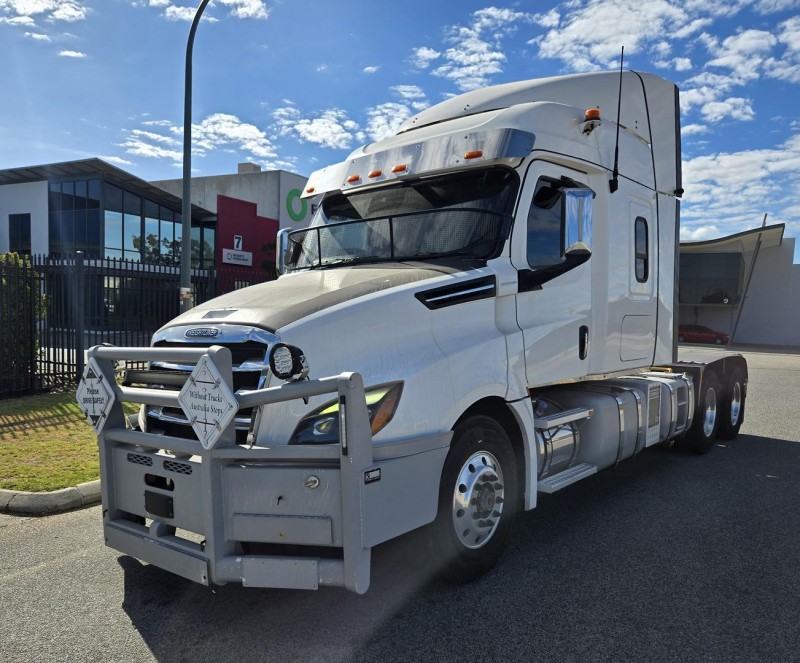 2020 Freightliner Cascadia INTEGRATED SINGLE SLEEPER 