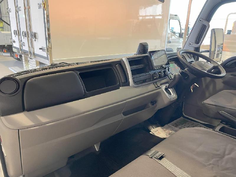 2025 Fuso CANTER 515 