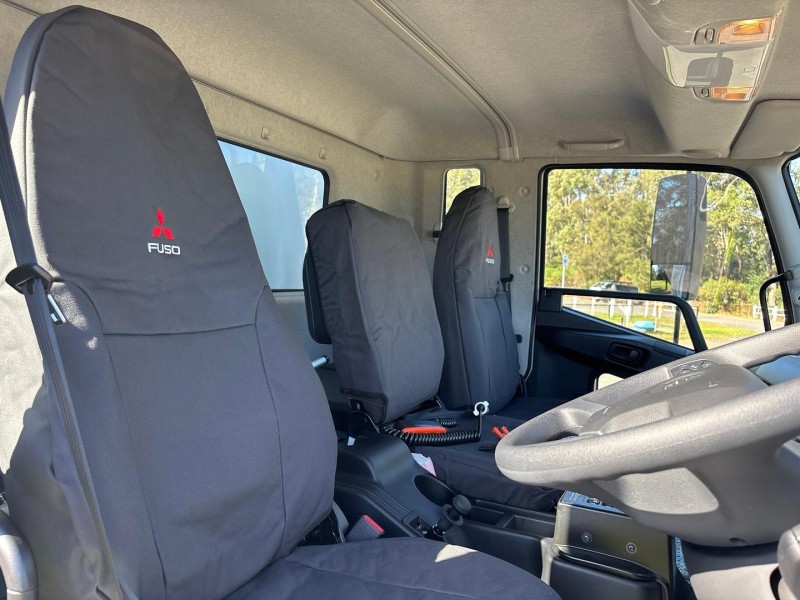 2025 Fuso Fighter 2427 TAUTLINER 