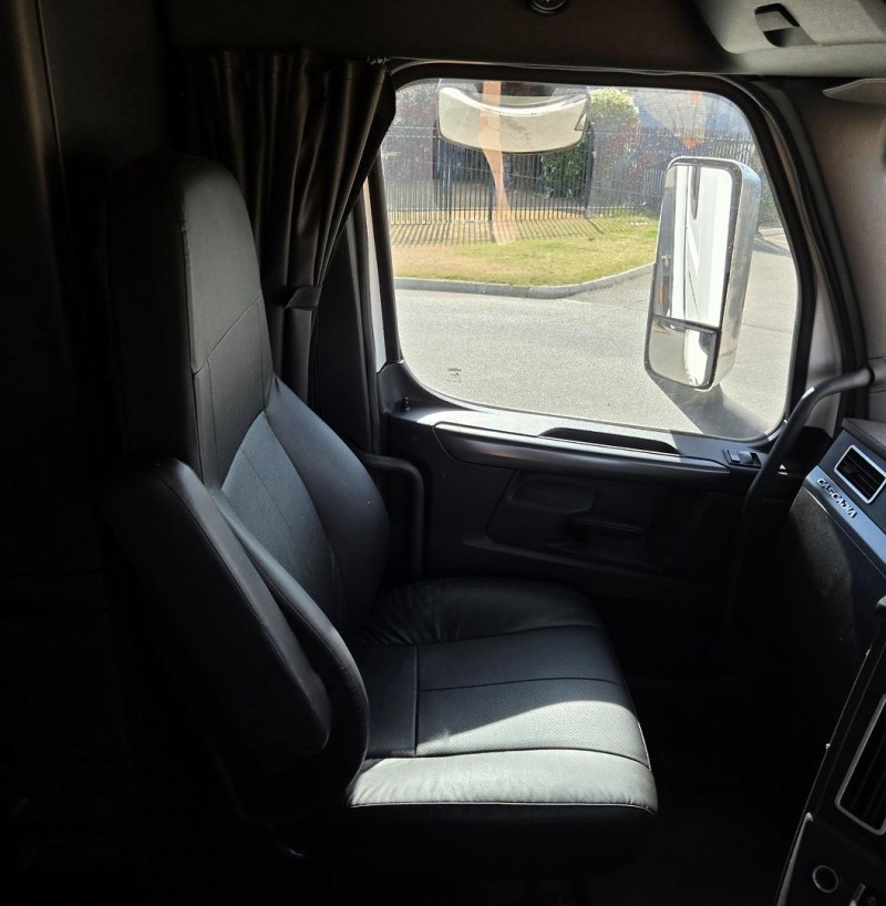 2020 Freightliner Cascadia INTEGRATED SINGLE SLEEPER 