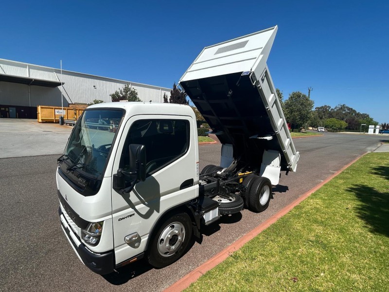 2025 Fuso Canter 615 Tipper Ex Demo 