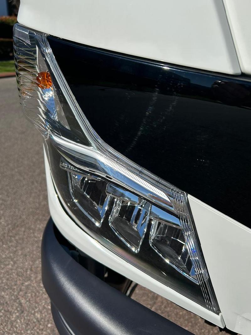 2025 Fuso Canter 4x4 Crewcab 