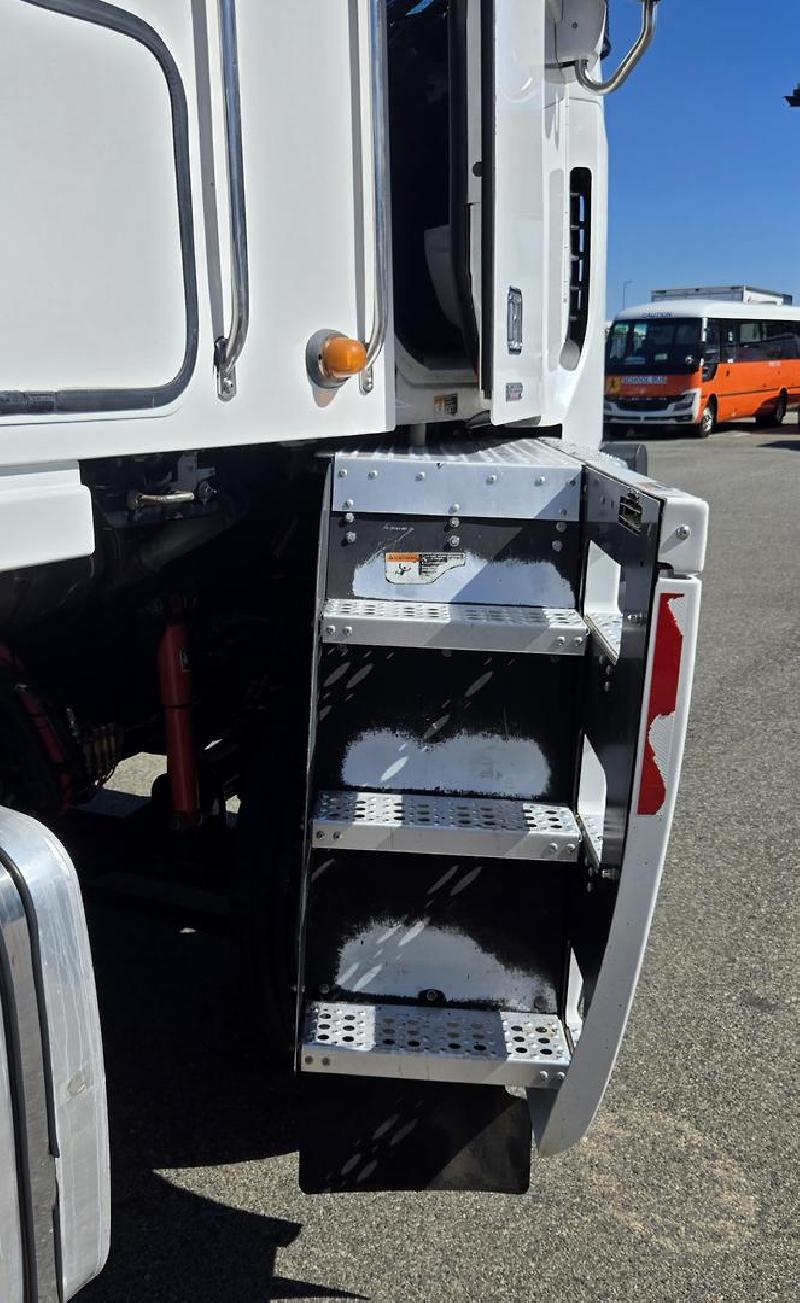 2017 Freightliner Argosy 110 
