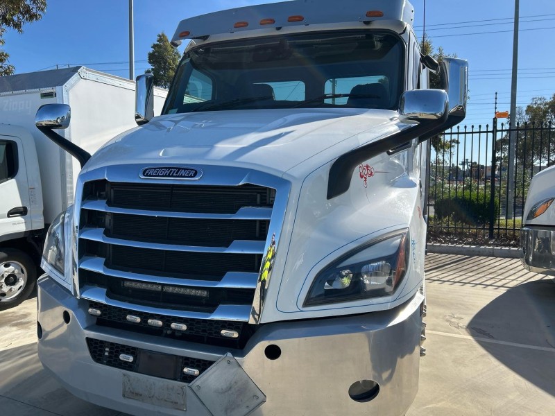 2022 Freightliner Cascadia 116 Day Cab 