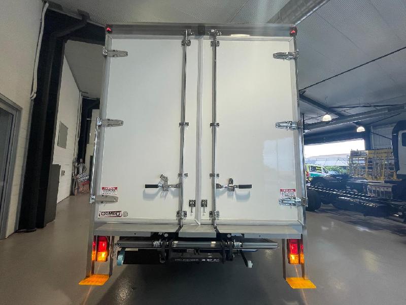 2025 Fuso 515 Car Licence Pantech 