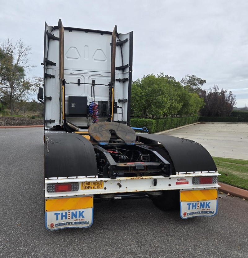 2021 Freightliner Cascadia 126 PRIME MOVER 