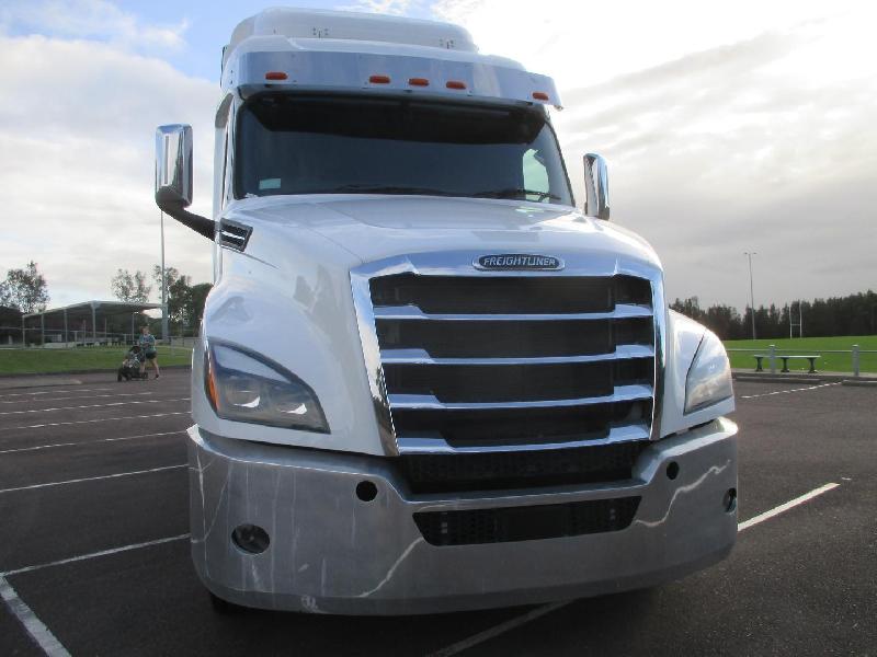 2024 Freightliner Cascadia 126 