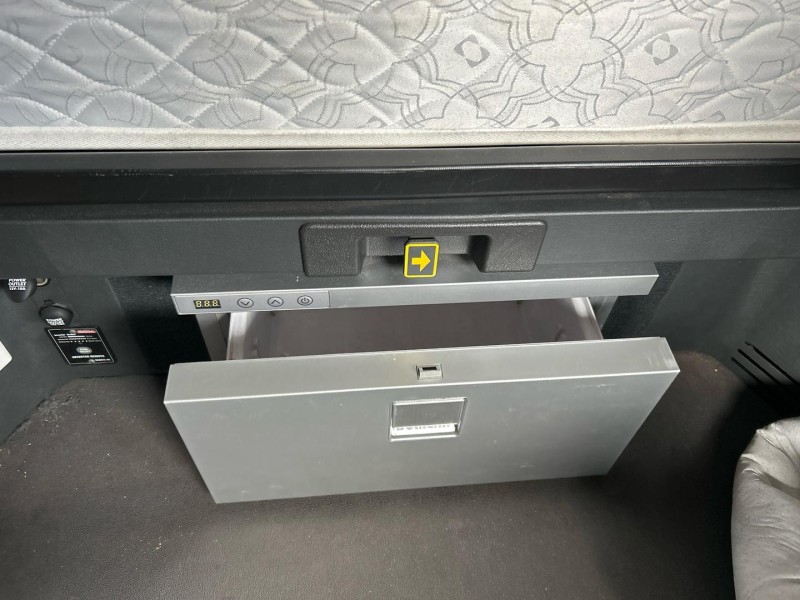 2022 Freightliner Cascadia 126 110T 48 Bunk 