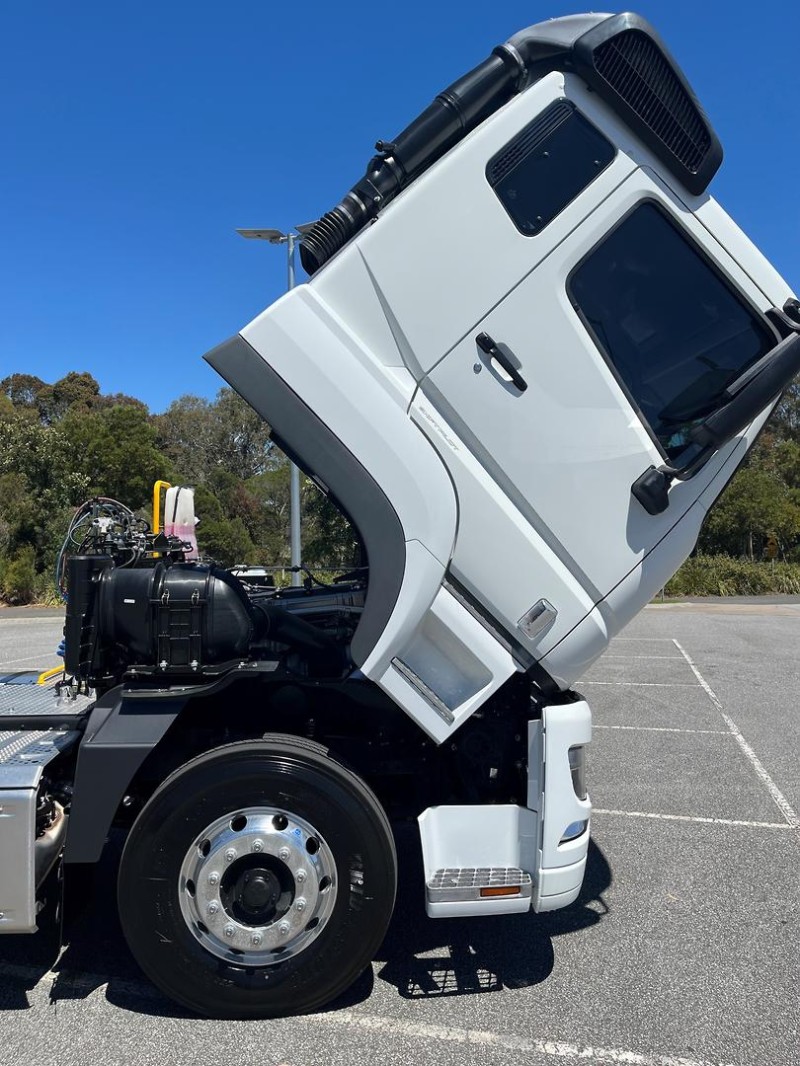 2024 Fuso Shogun FV74 460 