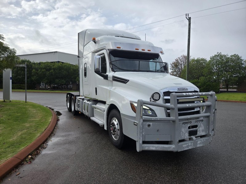 2021 Freightliner Cascadia 126 