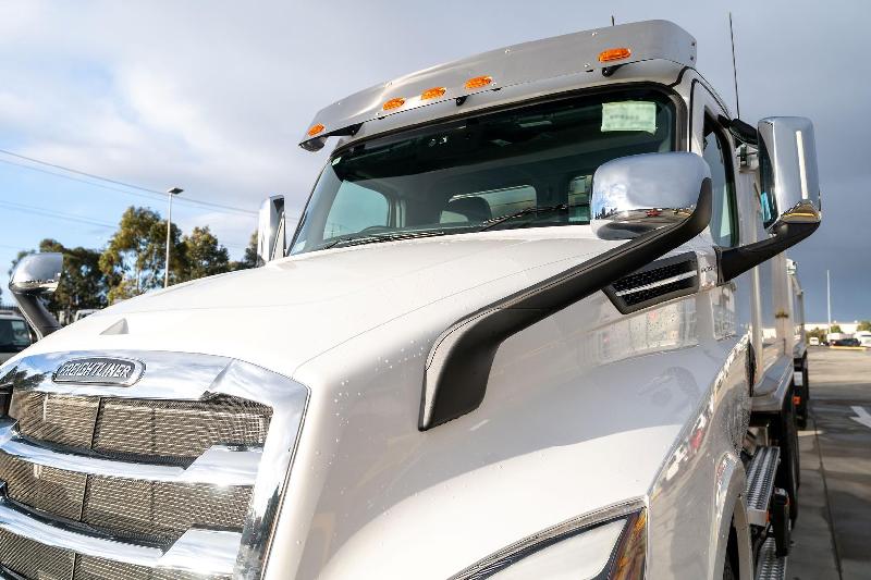 2024 Freightliner Cascadia 