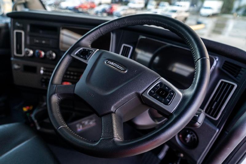 2024 Freightliner Cascadia 