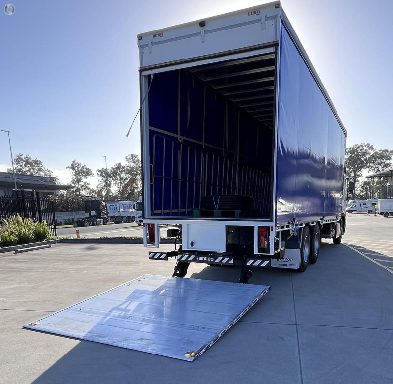 2026 Fuso Shogun FU84 360 14 PALLET CURTAINSIDER BODY AND LOADER 