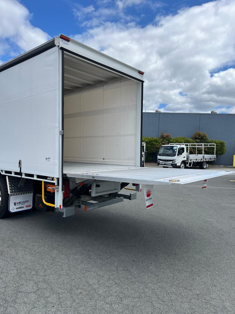 2026 Fuso Shogun FV84 400 Curtainsider 8700mml with a 3T DHollandia Tailgate 
