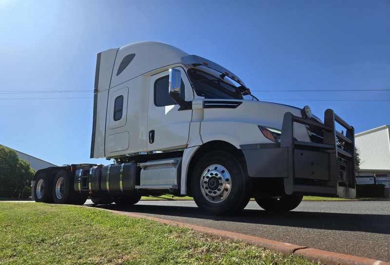 2021 Freightliner Cascadia 116 AS HIGHROOF 6X4 PRIME MOVER