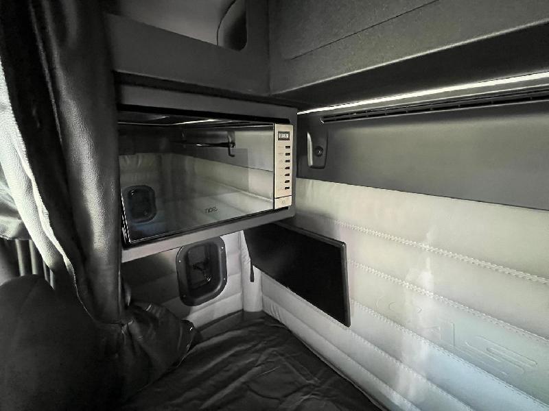 2025 Freightliner Cascadia 126 Microwave TV Cabinets and Custom Air Con ready 
